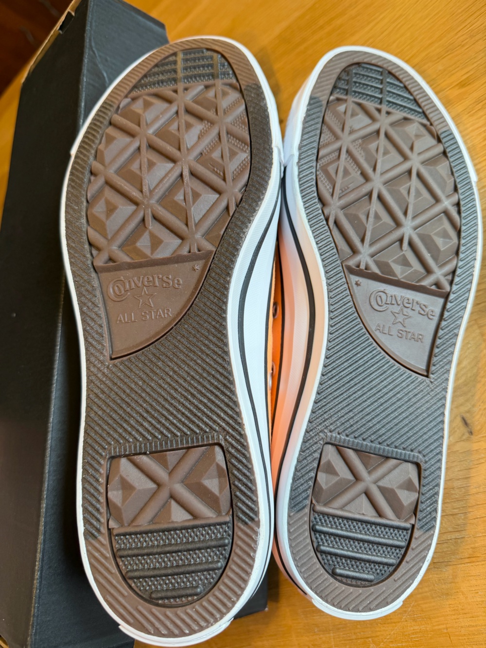 NIB Converse Low Top in Peach W9.5 - Picture 2 of 4